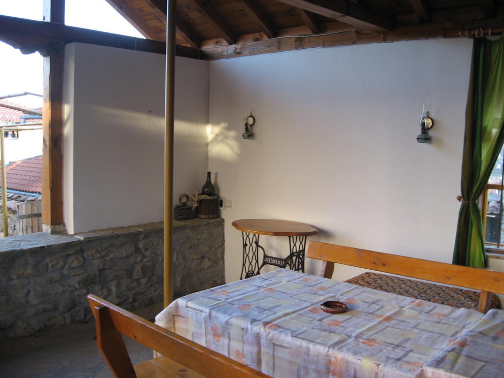 Guest House Astra 알바나시 외부 사진